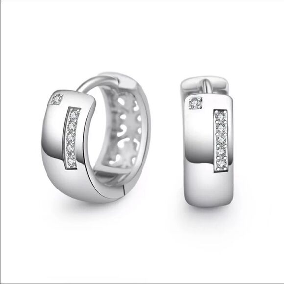 #23 925  Sterling Silver Huggie Hoop Earrings - Picture 1 of 6